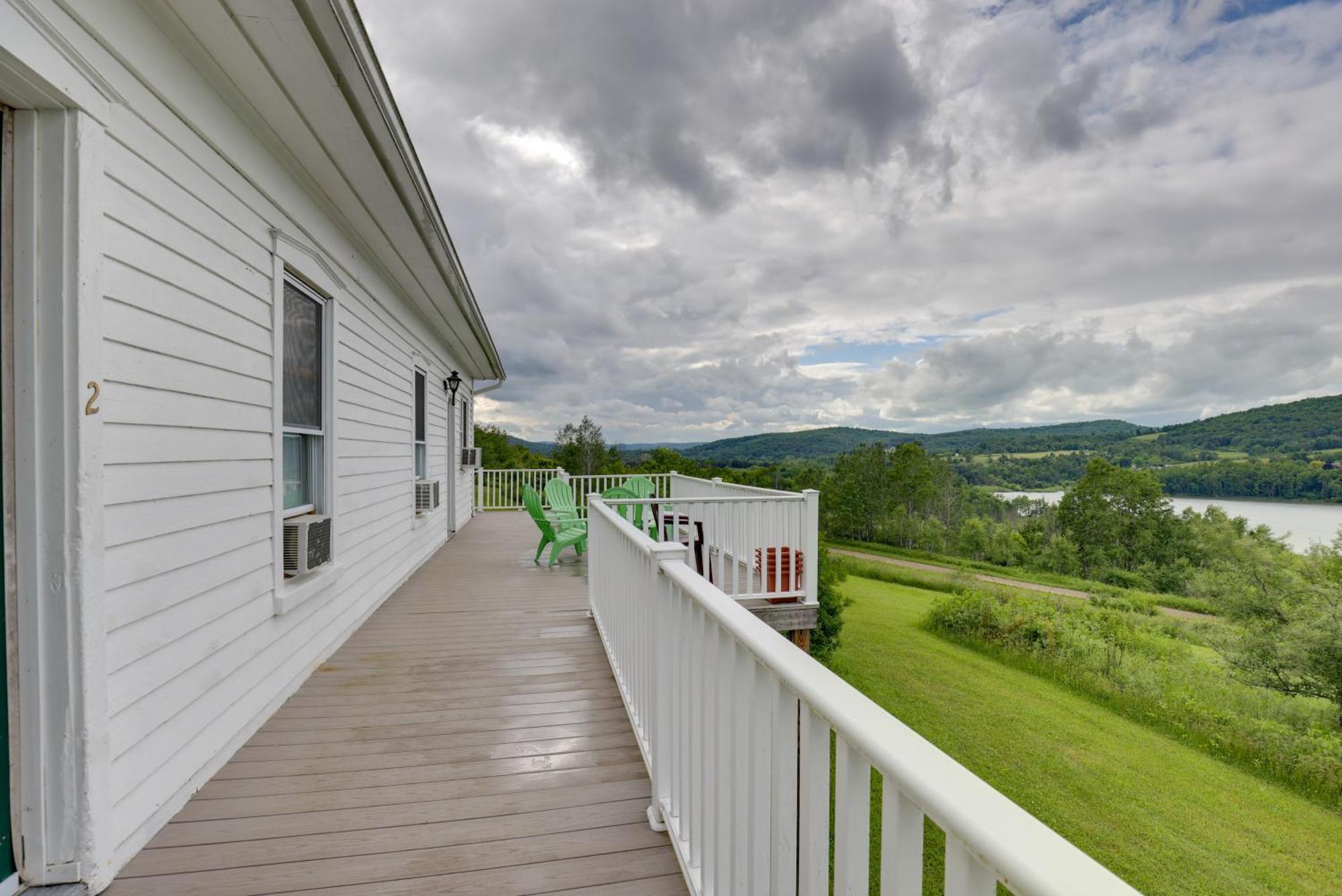 Lawrenceville Apartment With Deck Near Gaming Lands! Eksteriør billede