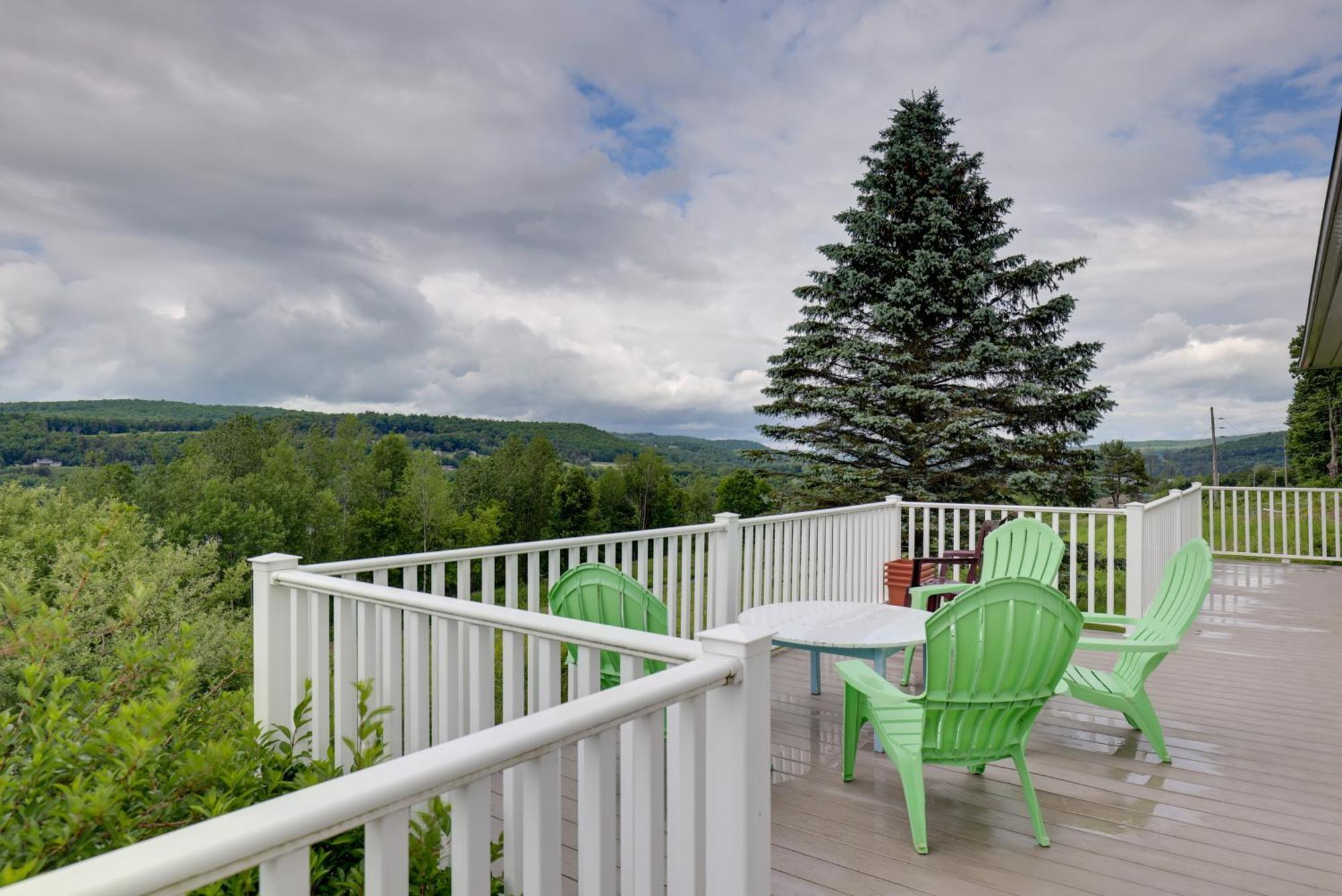 Lawrenceville Apartment With Deck Near Gaming Lands! Eksteriør billede
