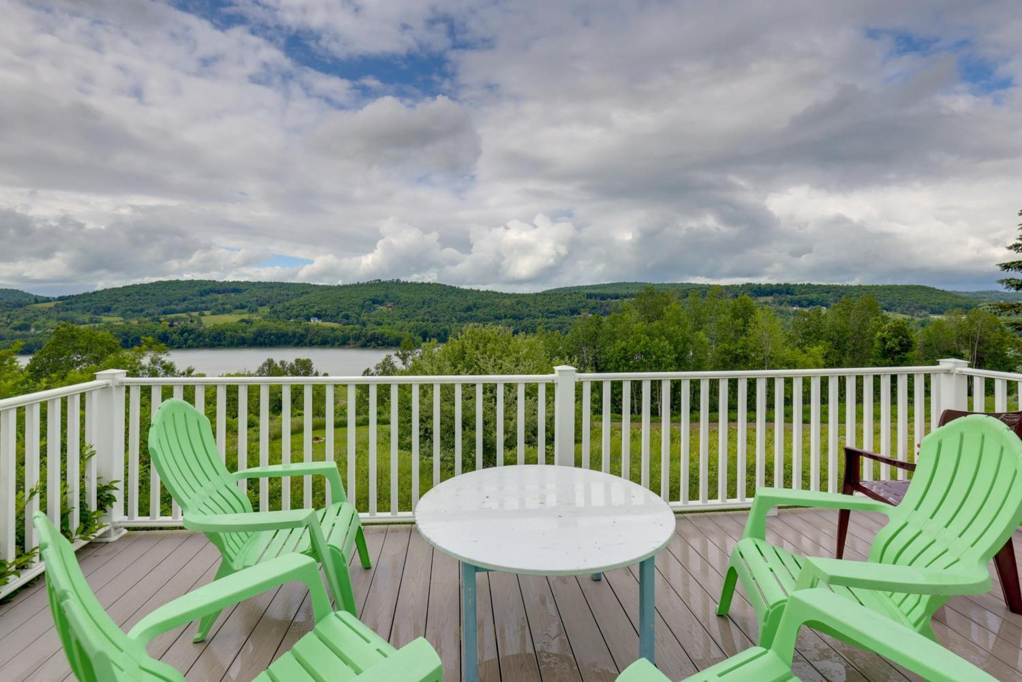 Lawrenceville Apartment With Deck Near Gaming Lands! Eksteriør billede